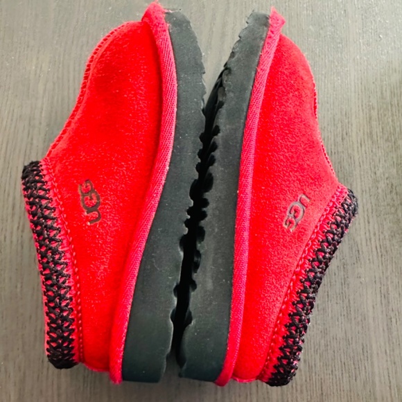 Red toddler uggs size 8 - Picture 2 of 3